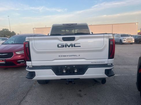 Used 2024 GMC Sierra 2500 Denali Ultimate AWD/4WD image 5