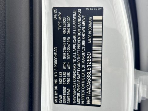 Used 2025 Porsche Macan image 35