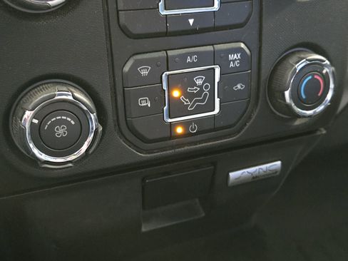 Used 2013 Ford F150 XLT w/ XLT Chrome Pkg image 16