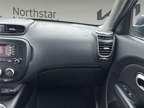 Used 2015 Kia Soul + FWD image 25