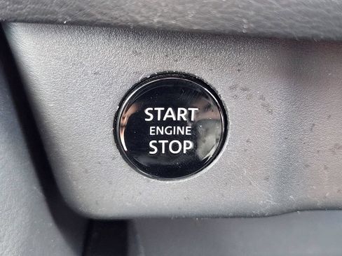 Used 2025 Nissan Rogue SV FWD image 21