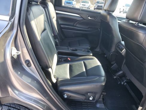 Used 2019 Toyota Highlander XLE image 31