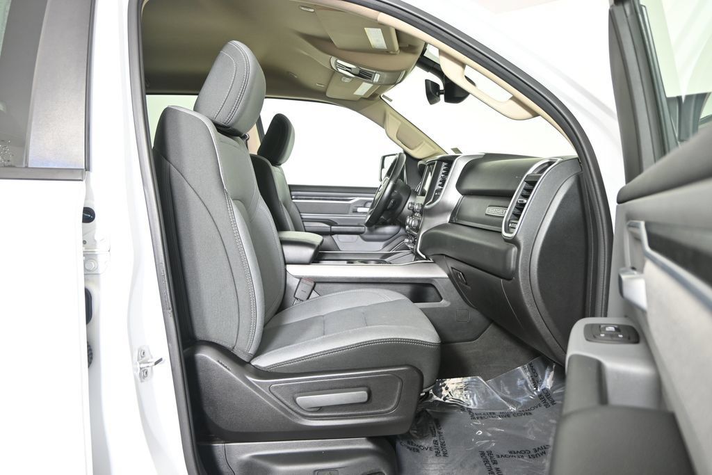 Used 2019 RAM 1500 Big Horn AWD/4WD image 14