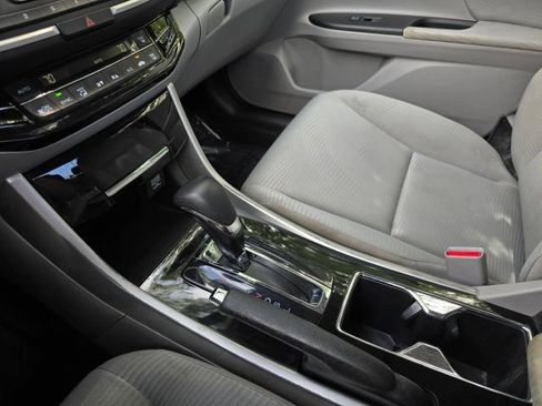 Used 2017 Honda Accord LX image 26
