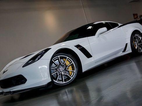 Used 2019 Chevrolet Corvette Z06 image 88