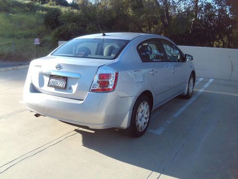 Used 2010 Nissan Sentra 2.0 S image 9