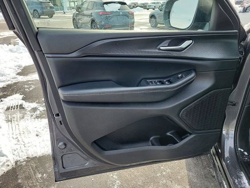 Used 2023 Jeep Grand Cherokee L Laredo image 19