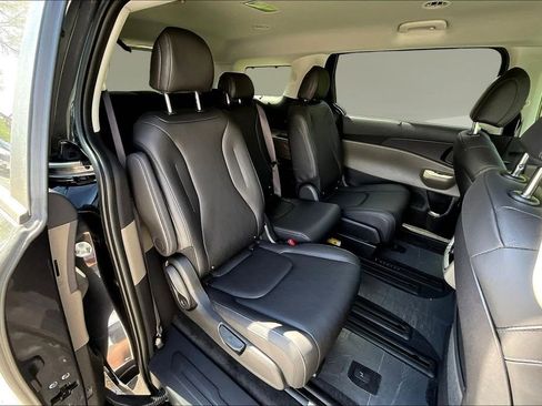 New 2026 Kia Carnival EX FWD image 10