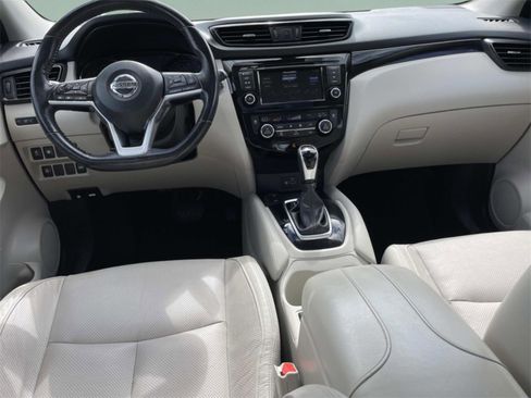 Used 2019 Nissan Rogue Sport SL w/ Premium Package image 8