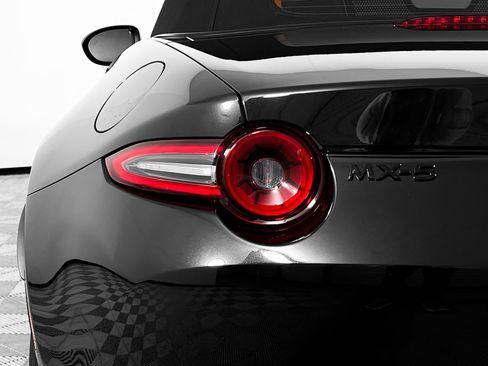 Used 2024 MAZDA MX-5 Miata Sport image 16