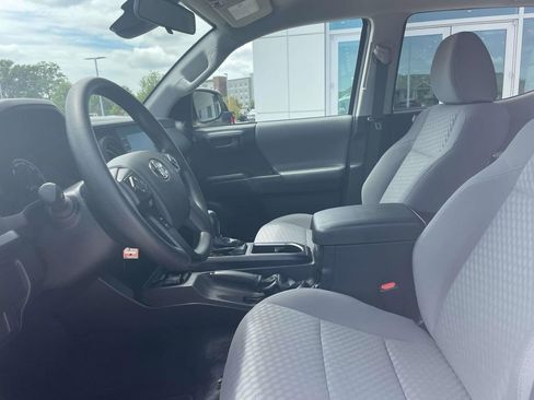 Used 2022 Toyota Tacoma SR AWD/4WD image 13