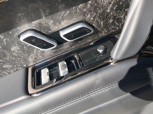 Used 2025 Land Rover Range Rover Sport Dynamic SE image 17