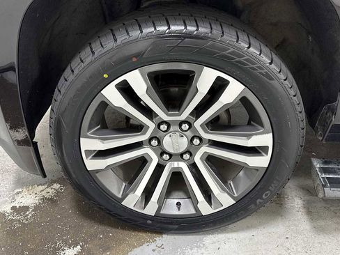 Used 2018 GMC Yukon Denali w/ Denali Ultimate Package image 10