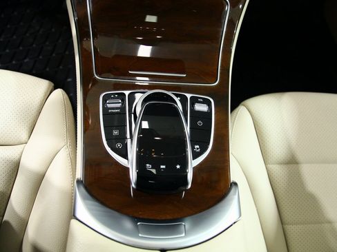 Certified 2019 Mercedes-Benz GLC 300 4MATIC image 22