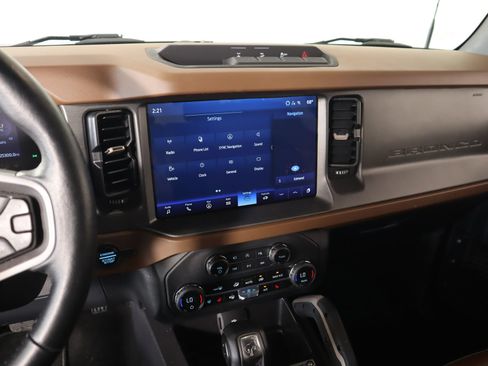 Used 2024 Ford Bronco Outer Banks AWD/4WD image 5