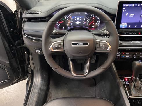 Certified 2026 Jeep Compass Latitude AWD/4WD image 12
