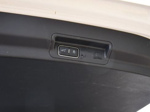 Used 2025 Ford Explorer ST-Line w/ ST-Line Street Pack AWD/4WD image 21