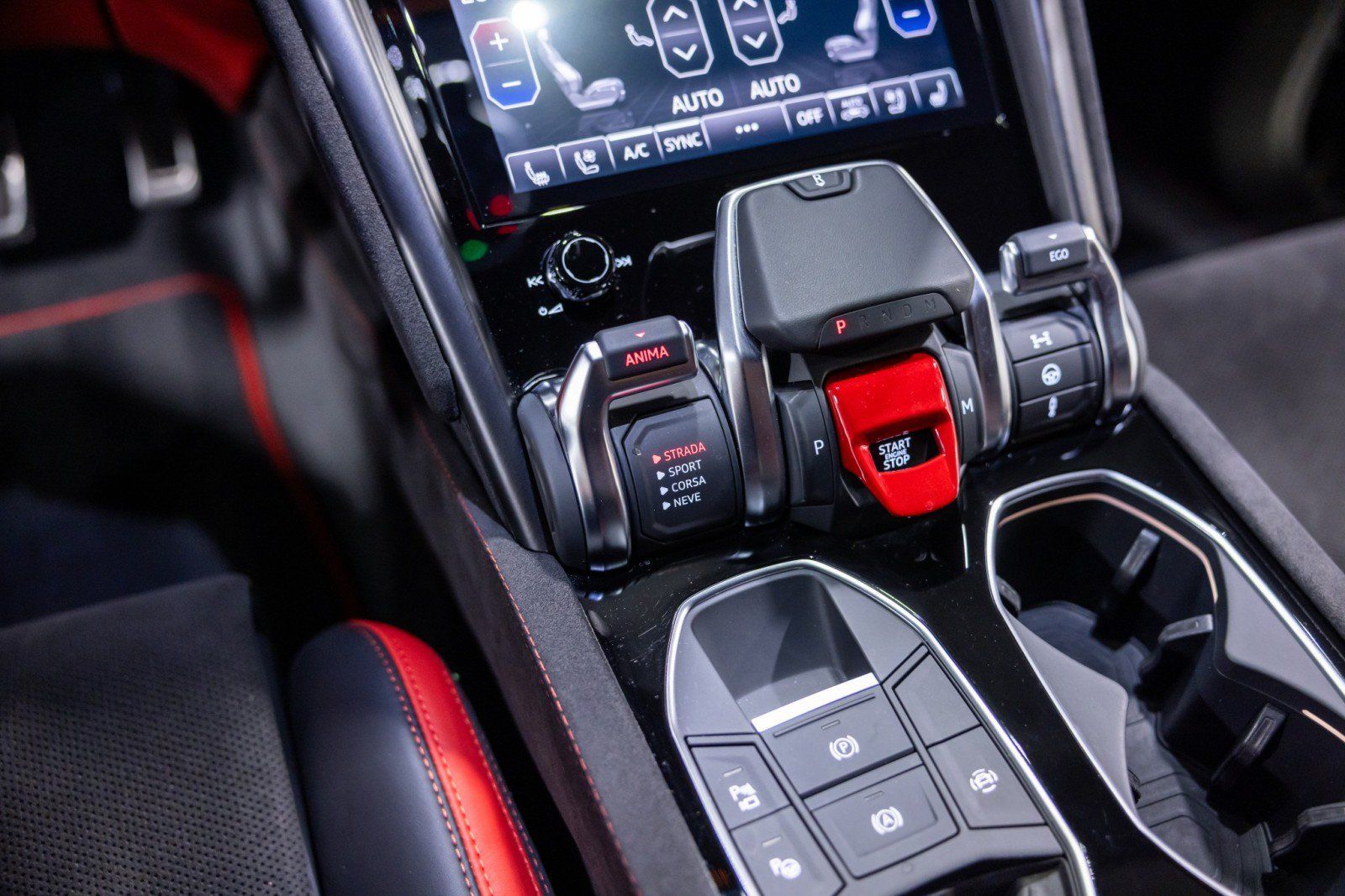 Used 2024 Lamborghini Urus S AWD/4WD image 45