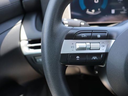 Used 2025 Hyundai Tucson SE FWD image 20