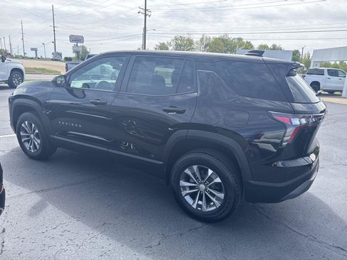 Used 2025 Chevrolet Equinox LT FWD image 4