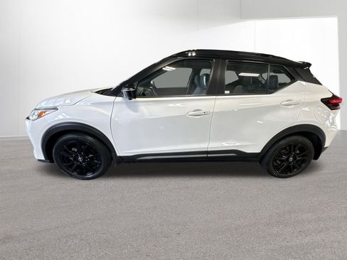 Used 2023 Nissan Kicks SR w/ SR Premium Package FWD image 34