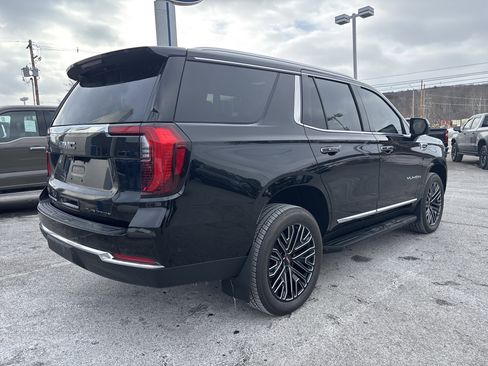 Used 2025 GMC Yukon Elevation w/ Elevation Premium Package image 3