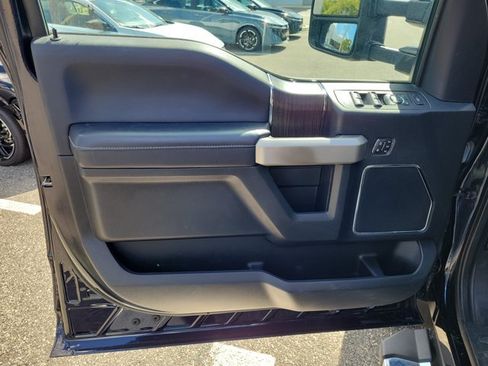 Used 2021 Ford F250 Lariat w/ Lariat Ultimate Package AWD/4WD image 14