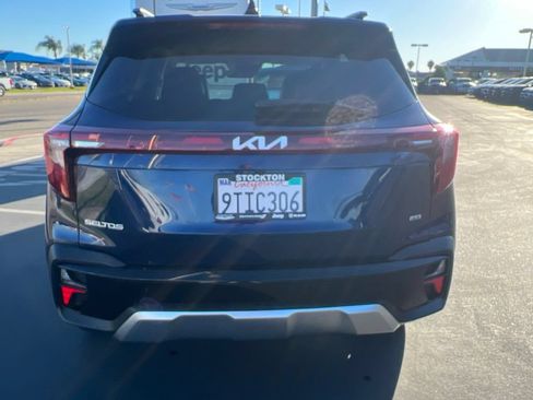 Used 2024 Kia Seltos EX AWD/4WD image 17