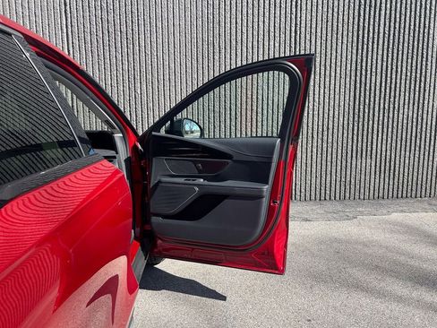 New 2026 Lincoln Nautilus Premier image 21