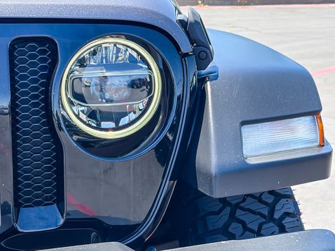 Used 2022 Jeep Wrangler Unlimited Sport AWD/4WD image 7
