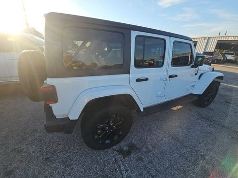 Used 2023 Jeep Wrangler Unlimited Sahara w/ Cold Weather Group AWD/4WD image 2