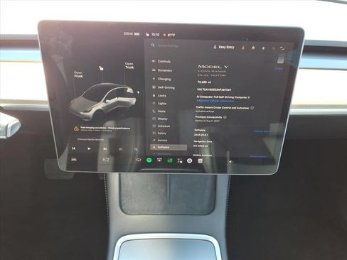 Used 2022 Tesla Model Y Long Range AWD/4WD image 25