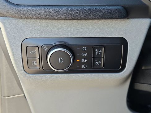 Used 2025 Ford Escape SE image 33