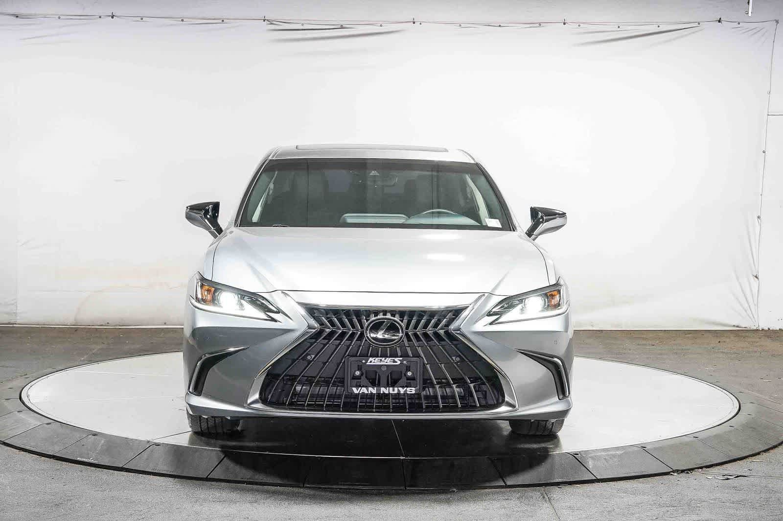 Used 2025 Lexus ES 300h w/ Premium Package FWD image 6
