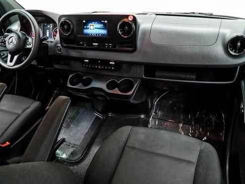 Used 2024 Mercedes-Benz Sprinter 2500 image 17