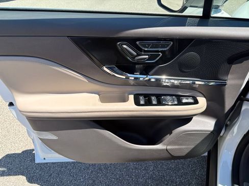 Used 2023 Lincoln Corsair FWD image 22
