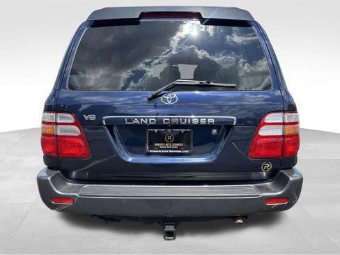 Used 2004 Toyota Land Cruiser w/ Convenience Pkg AWD/4WD image 4