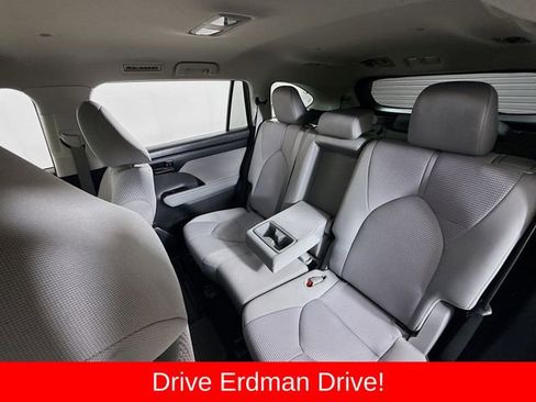 Used 2023 Toyota Highlander L FWD image 8