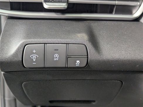 New 2025 Hyundai Elantra SE image 13