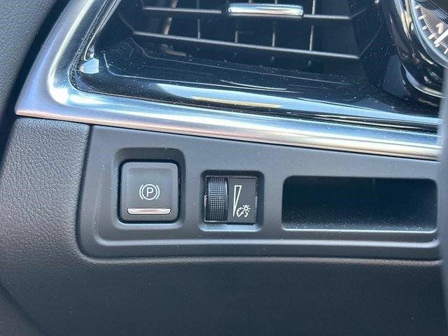 Certified 2024 Cadillac XT6 Luxury w/ LPO, Floor Liner Package AWD/4WD image 4