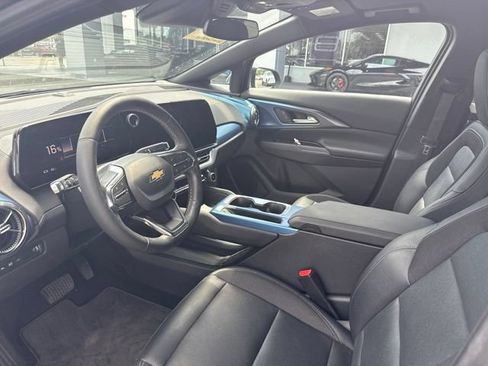 Used 2024 Chevrolet Equinox EV LT w/ LPO, Trailering Package FWD image 8
