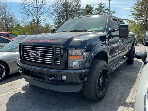 Used 2009 Ford F250 Harley-Davidson image 2
