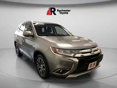 Used 2016 Mitsubishi Outlander GT AWD/4WD image 1