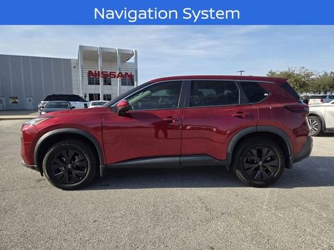 Certified 2022 Nissan Rogue SV image 4