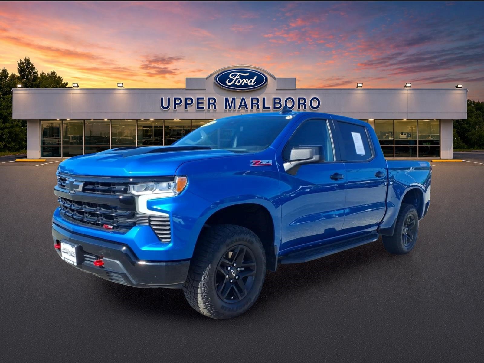 Used 2024 Chevrolet Silverado 1500 LT Trail Boss w/ Convenience Package II AWD/4WD image 4
