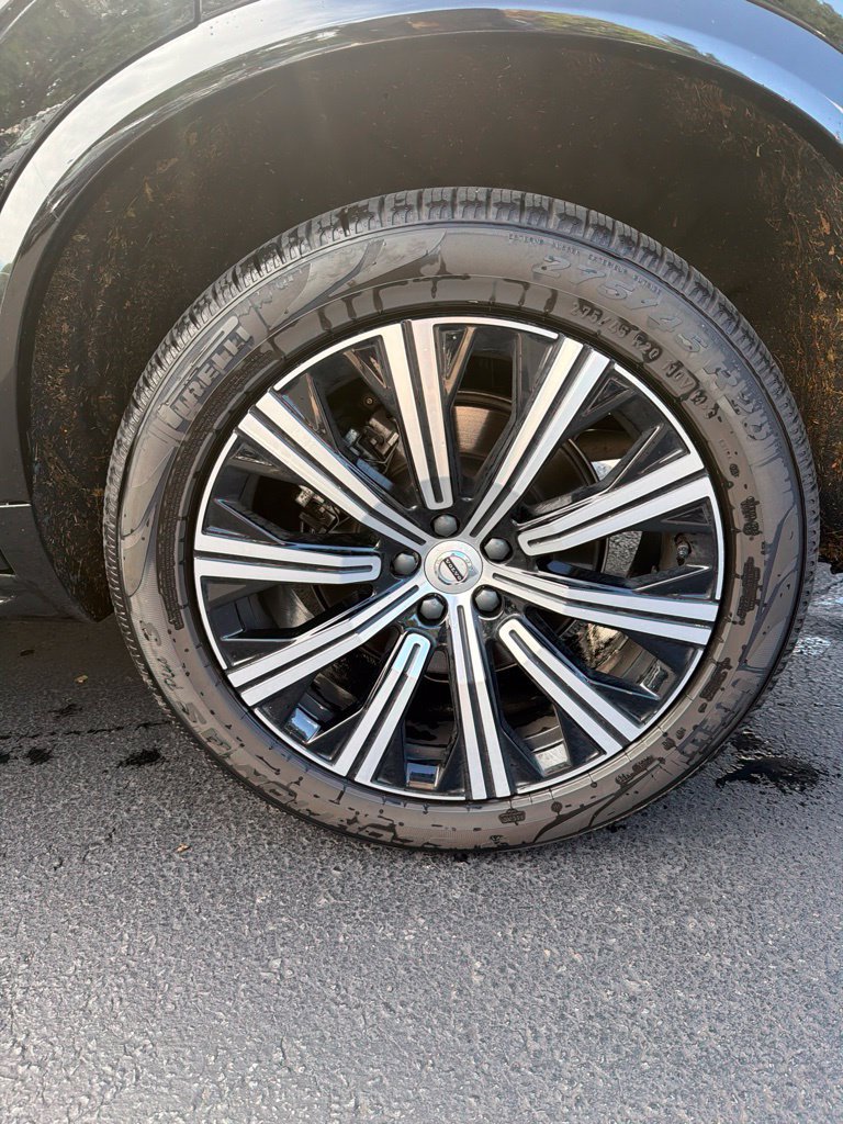 Used 2025 Volvo XC90 B5 Plus w/ Protection Package Premier AWD/4WD image 4