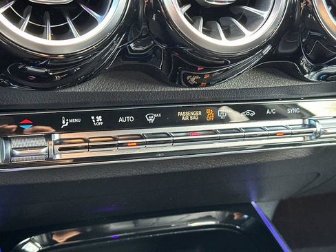 Used 2020 Mercedes-Benz GLB 250 4MATIC image 20