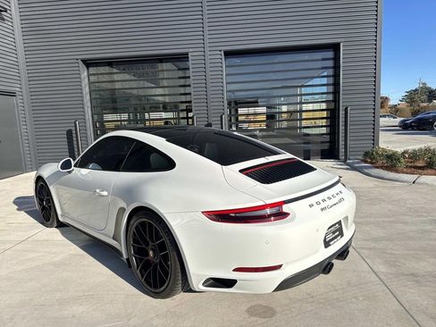 Used 2019 Porsche 911 Carrera GTS image 3