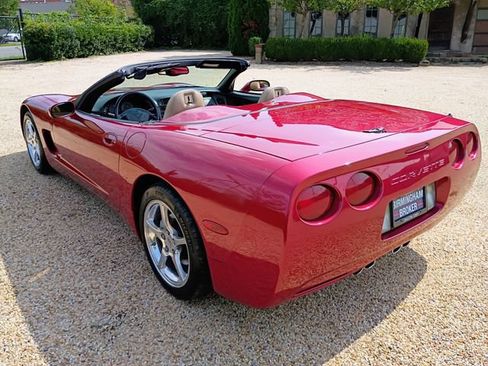 Used 2002 Chevrolet Corvette Convertible w/ Preferred Equipment Group2 RWD image 12