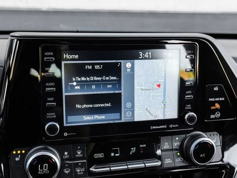 Used 2021 Toyota Highlander XLE image 39